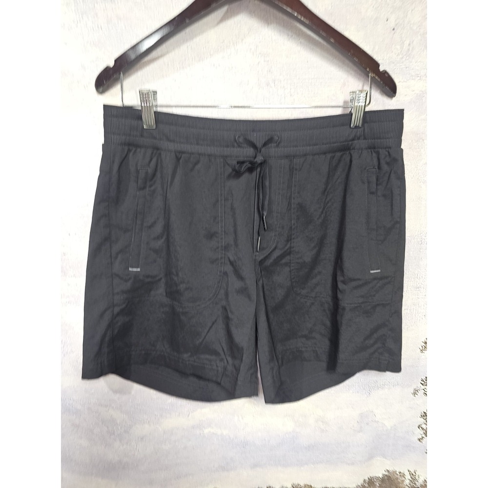 LL Bean Women's Comfort Cycling Shorts with Liner Size Medium Outdoors